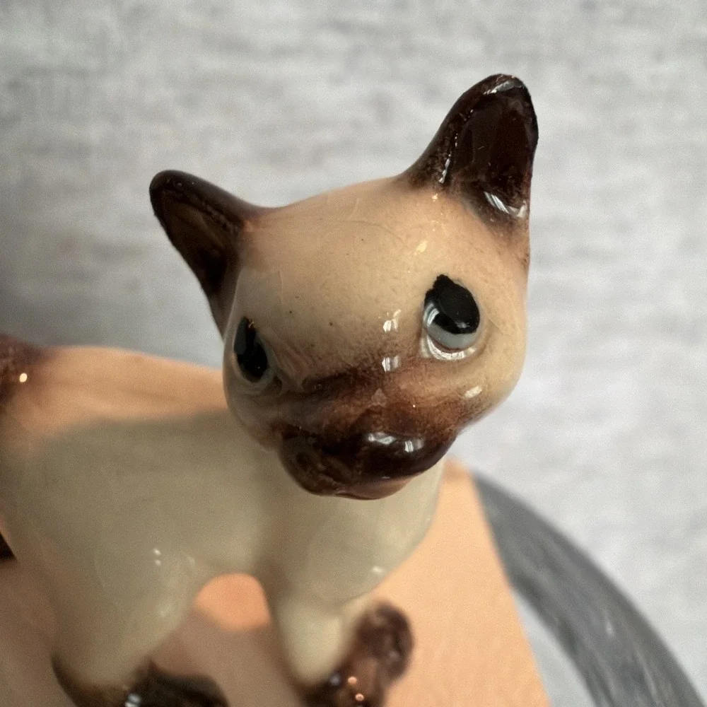 Hagen-Renaker Standing Siamese Cat Tiny Kitten figurine Vintage 1981 Retired